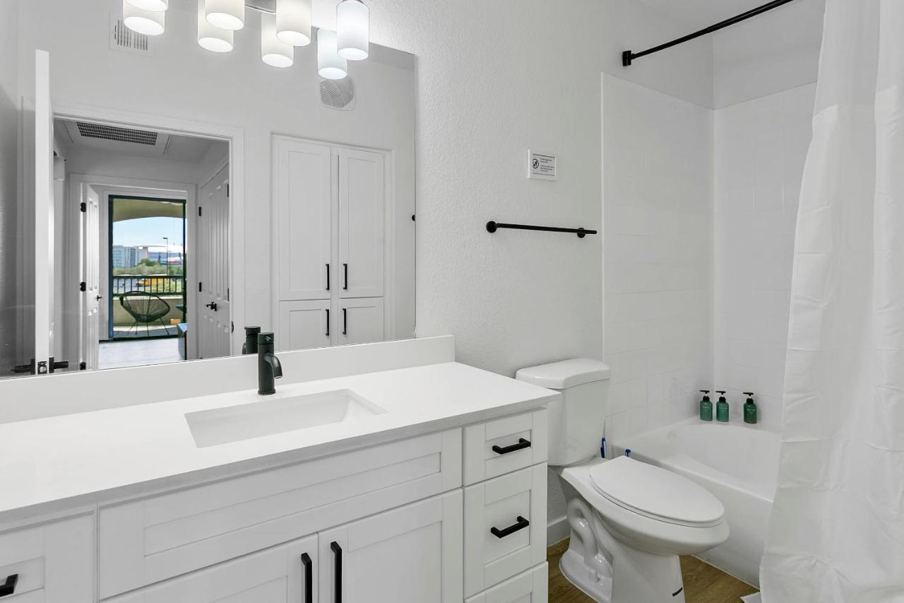 Cozysuites Glendale By The Stadium With Pool 01 Экстерьер фото