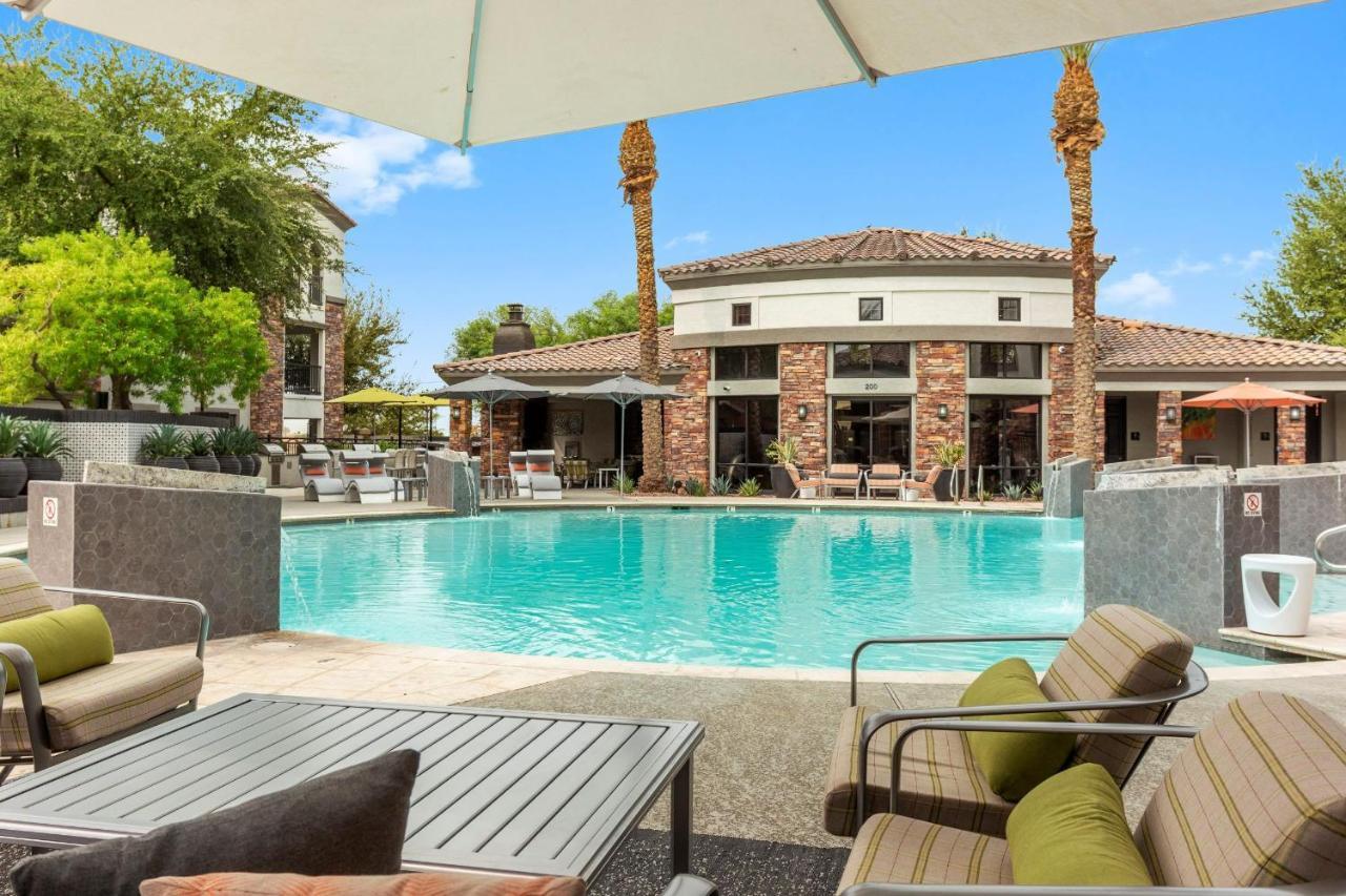 Cozysuites Glendale By The Stadium With Pool 01 Экстерьер фото