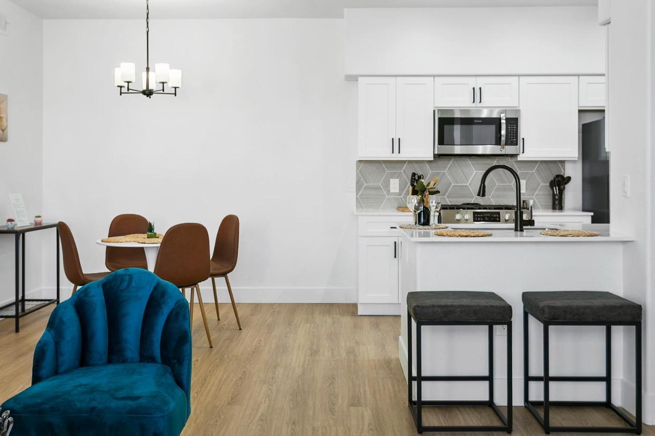 Cozysuites Glendale By The Stadium With Pool 01 Экстерьер фото