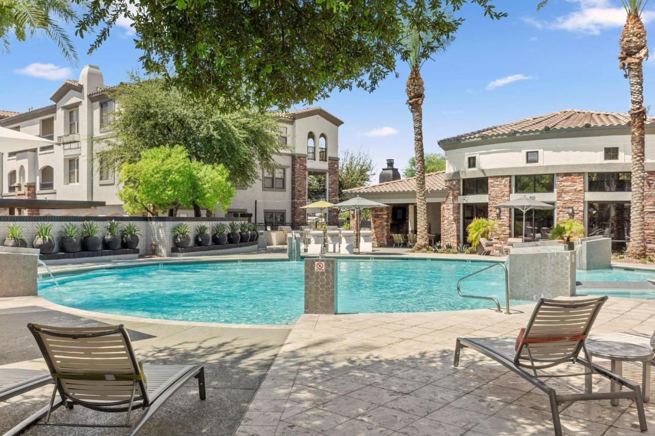 Cozysuites Glendale By The Stadium With Pool 01 Экстерьер фото